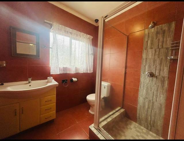 6 BEDROOM PROPERTY TO RENT IN BIRDSWOOD